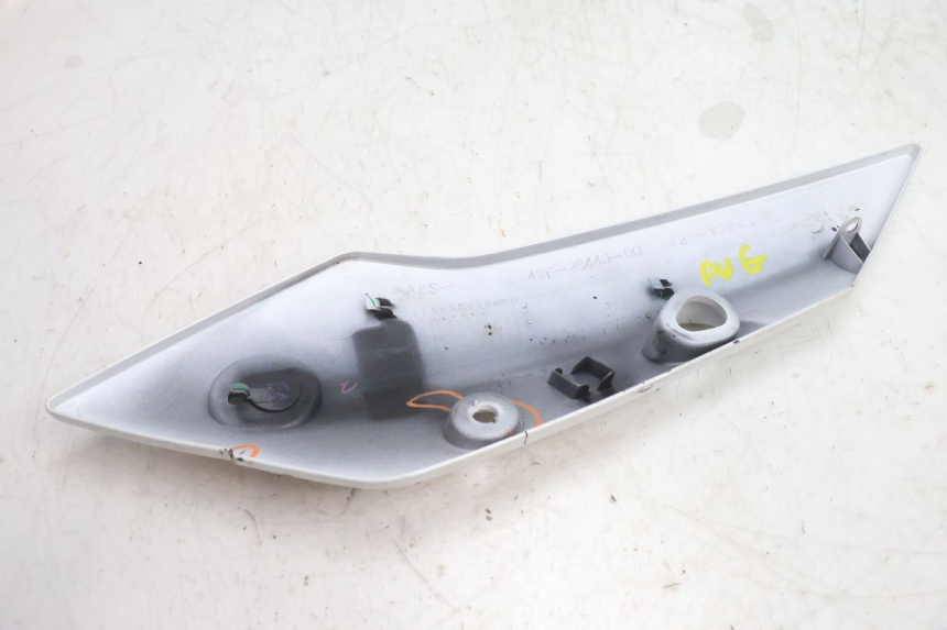 photo de LEFT FRONT FAIRING YAMAHA FZ8 800 (2010 - 2016) - Surface and material condition