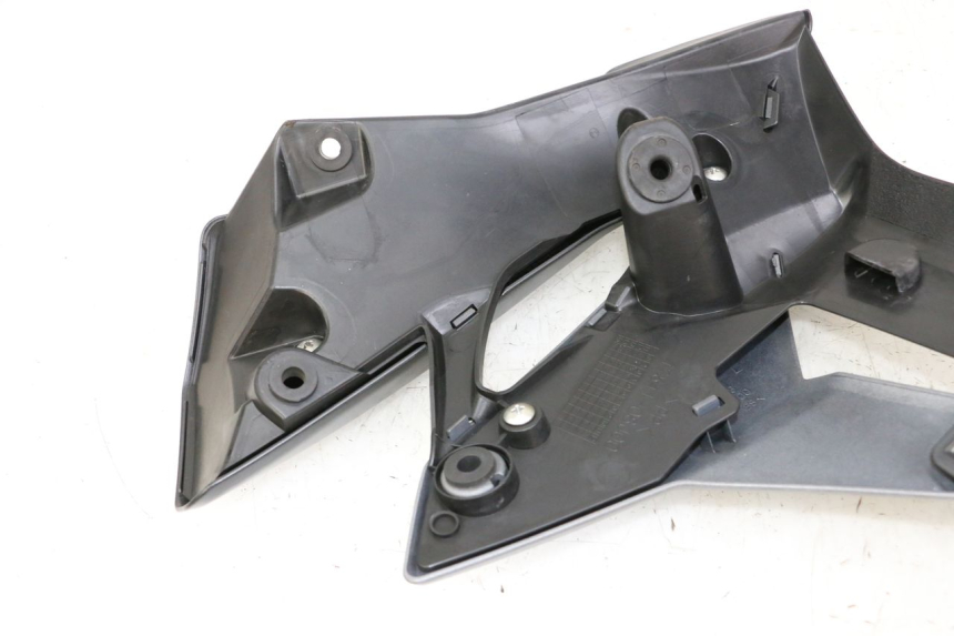 photo de LEFT FRONT FAIRING SUZUKI GSR 750 (2011 - 2017) - Product overview