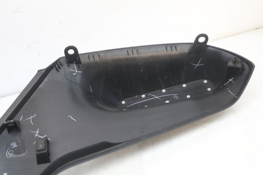 photo de LEFT FRONT FAIRING HUSQVARNA SVARTPILEN 401 (2018 - 2023) - Surface and material condition