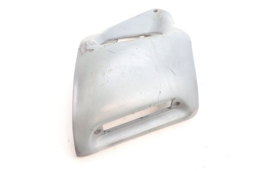 photo de FRONT LEFT LOWER SIDE PANEL GILERA RUNNER SP 50 (2002 - 2004) - Zoom on usage condition