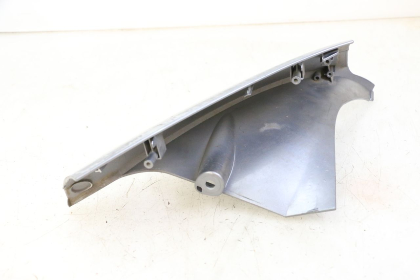 photo de LEFT FRONT FAIRING SYM JOYMAX 125 (2010 - 2017) - Zoom on usage condition