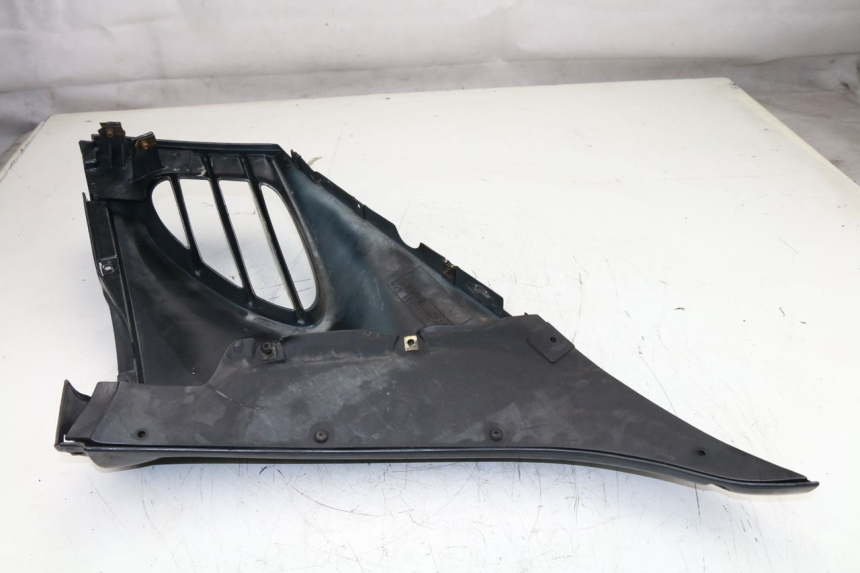 photo de LEFT FRONT FAIRING BMW K LT ABS 1100 (1990 - 1996) - Technical close-up