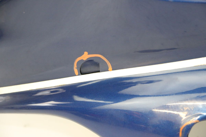 photo de LEFT FRONT FAIRING KAWASAKI ZR7 ZR-7 S 750 (1999 - 2004) - High-resolution close-up