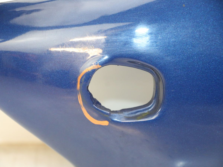 photo de LEFT FRONT FAIRING KAWASAKI ZR7 ZR-7 S 750 (1999 - 2004) - Alternative angle