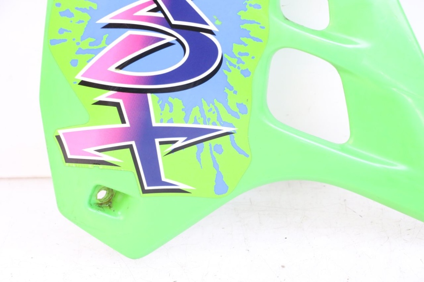 photo de LEFT FRONT FAIRING KAWASAKI KDX 125 (1990 - 1991) - Fixing points details