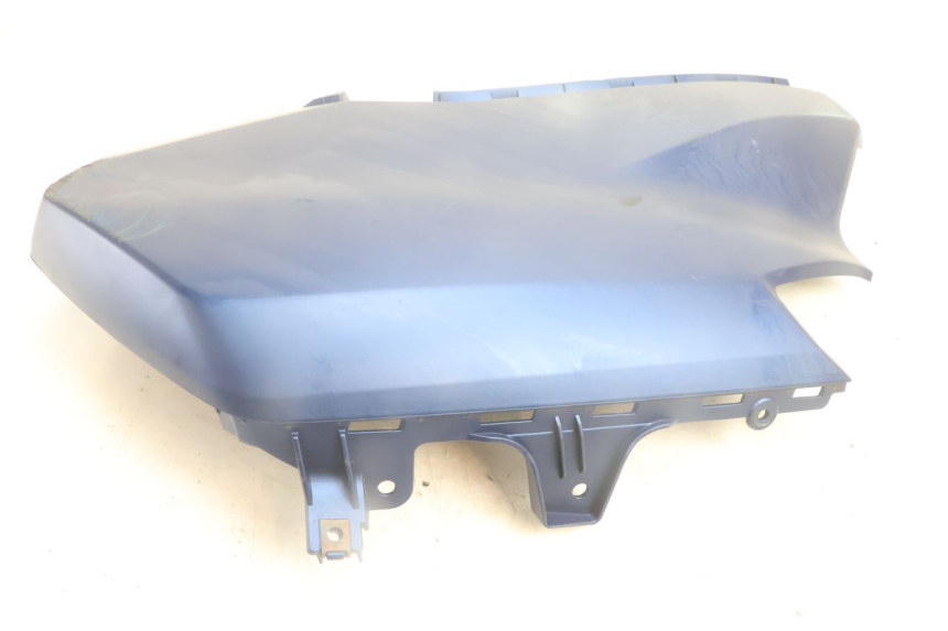 photo de LEFT FRONT FAIRING YAMAHA N-MAX NMAX 125 (2021 - 2024) - Technical close-up