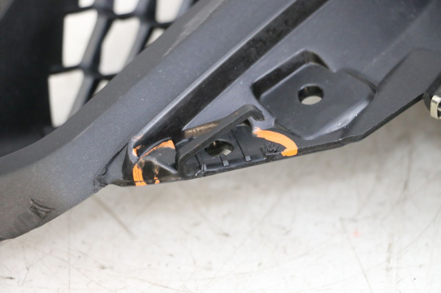 photo de LEFT FRONT FAIRING BMW R GS 1250 (2021 - 2024) - Fixing points details