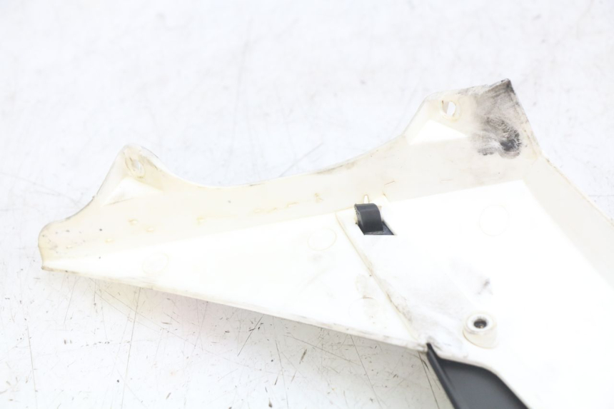 photo de LEFT FRONT SIDE PANEL YCF R-START 125 - Component detail