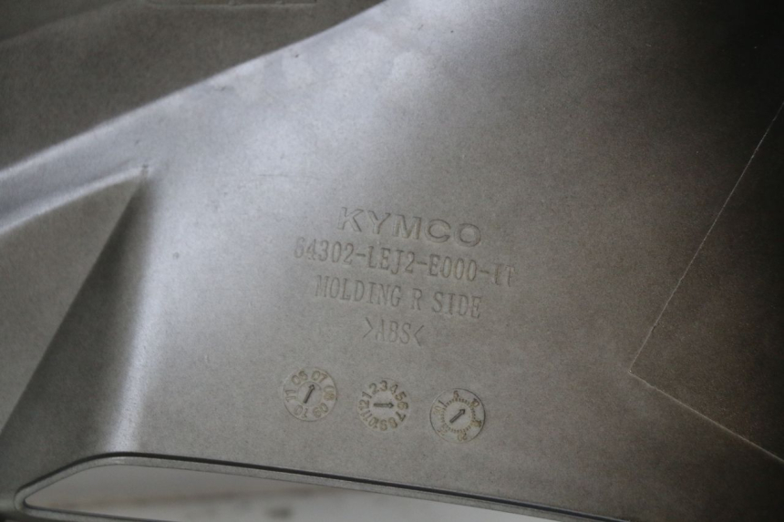 photo de LEFT FRONT FAIRING KYMCO SUPER 8 125 (2008 - 2015) - Surface and material condition