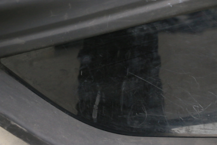 photo de LEFT FRONT FAIRING RENAULT TWIZY 45 (2012 - 2019) - Detailed visual inspection