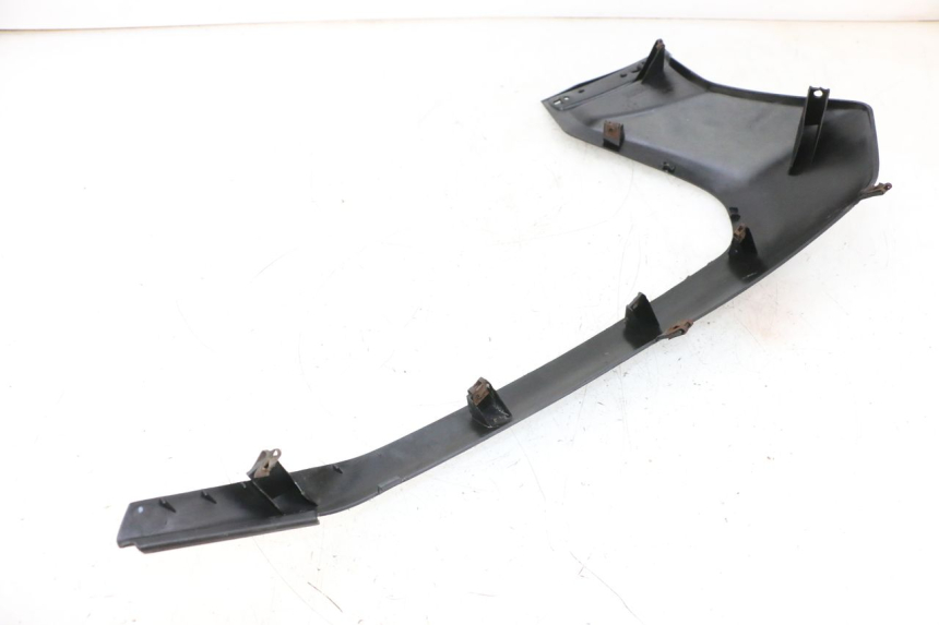 photo de LEFT FRONT SIDE PANEL YAMAHA XMAX X-MAX 125 (2006 - 2009) - Technical close-up