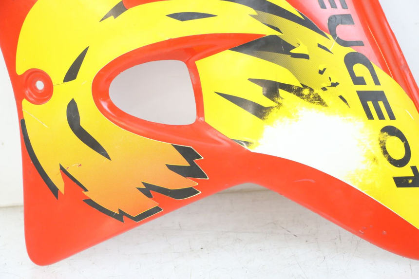 photo de LEFT FRONT SIDE PANEL PEUGEOT XP6 50 (1997 - 2003) - Fixing points details