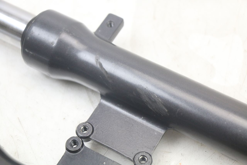 photo de FORK TUBE KYMCO AGILITY 4T 50 (2018 - 2022) - High-resolution close-up