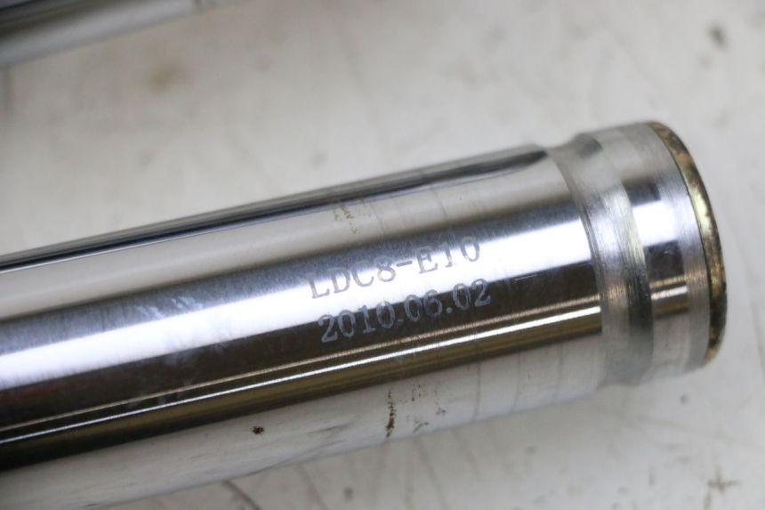 photo de Fork tube KYMCO AGILITY 4T 50 (2005 - 2018) - Alternative perspective