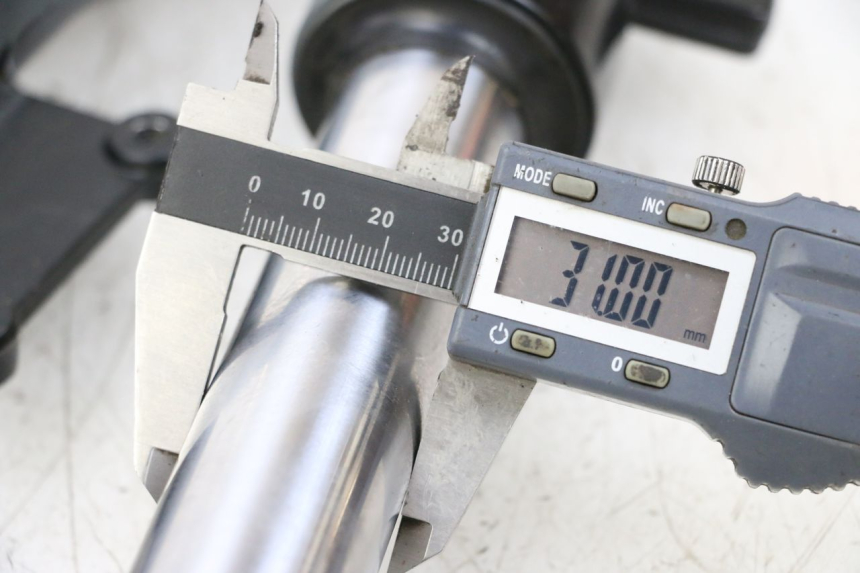 photo de FORK TUBE KYMCO AGILITY 4T 50 (2018 - 2022) - Zoom on usage condition