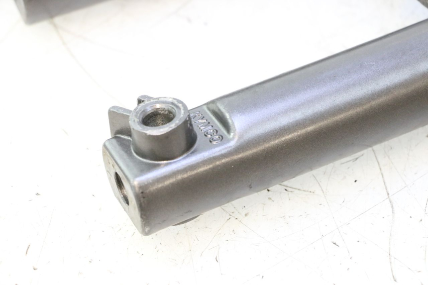 photo de Fork tube KYMCO AGILITY 4T 50 (2005 - 2018) - Focus on structure