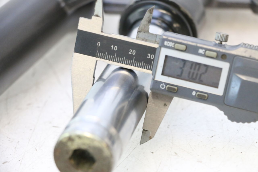 photo de Fork tube KYMCO AGILITY 4T 50 (2005 - 2018) - Component detail
