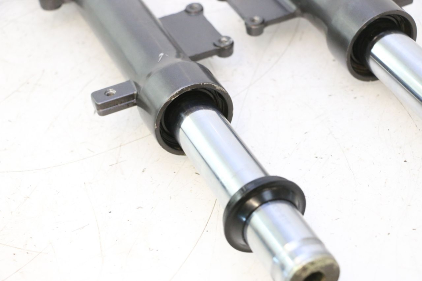 photo de Fork tube KYMCO AGILITY 4T 50 (2005 - 2018) - Technical close-up