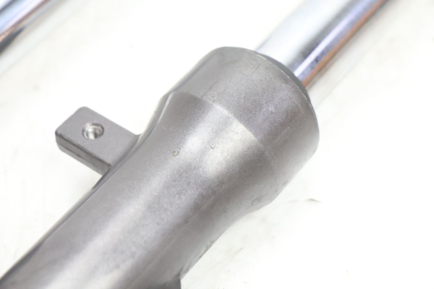 photo de FORKS LEG KYMCO AGILITY FR 2T 50 (2012 - 2017) - Fixing points details
