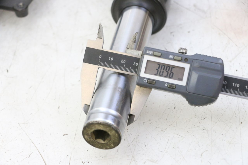 photo de FORKS LEG KYMCO AGILITY NAKED RENOUVO 2T 50 (2011 - 2018) - Component detail