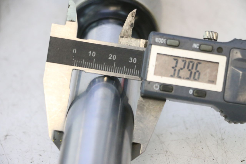 photo de FORKS LEG SUZUKI BURGMAN 125 (2007 - 2014) - Component detail