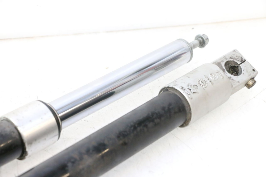 photo de FORKS LEG BMW C1 125 (2000 - 2003) - Distinctive features