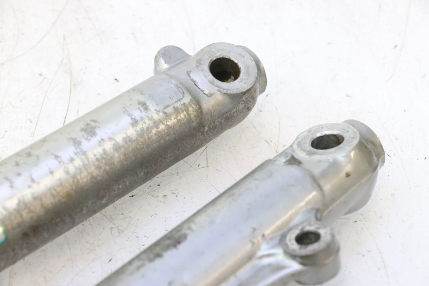 photo de FORKS LEG HONDA CB TWO FIFTY 250 (1991 - 2002) - Fixing points details