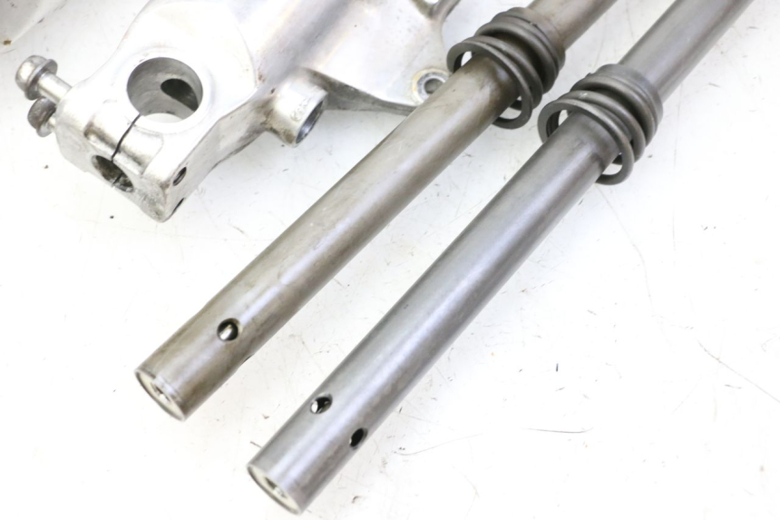 photo de FORKS LEG HONDA CBR RR FIREBLADE 900 (1992 - 1994) - Focus on structure