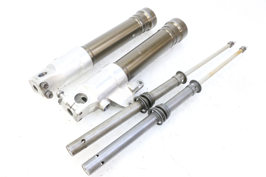 photo de FORKS LEG HONDA CBR RR FIREBLADE 900 (1992 - 1994) - Alternative angle