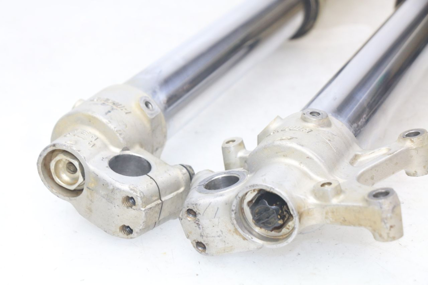 photo de FORK TUBE HONDA CRF 250 (2013 - 2016) - Additional view of the item