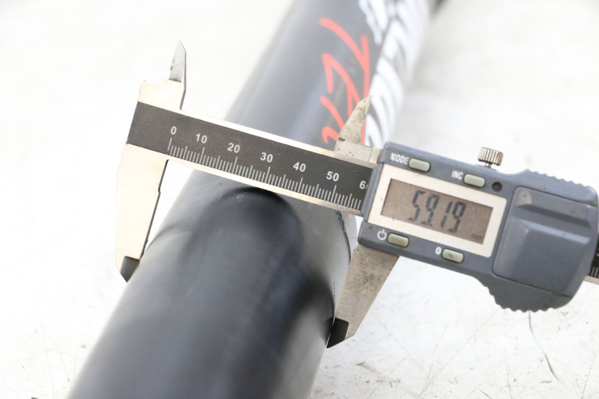 photo de FORKS LEG HONDA CRF R 250 (2020 - 2021) - Zoom on usage condition