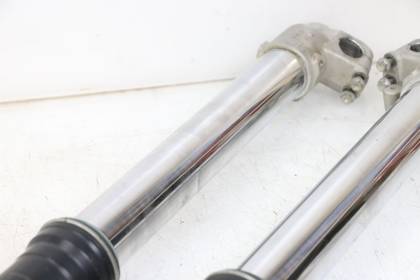photo de FORKS LEG HONDA CRF R 250 (2020 - 2021) - Fixing points details