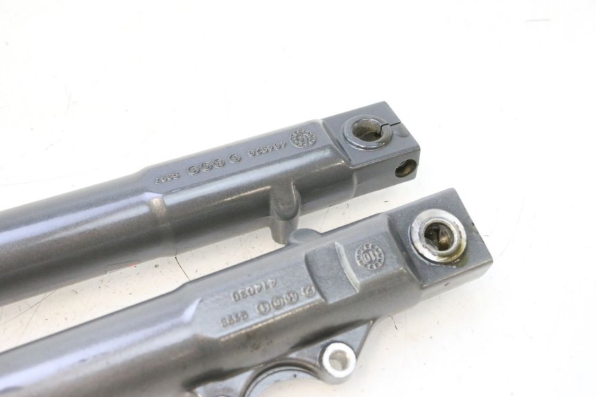 photo de FORKS LEG HM HONDA CRM DERAPAGE RR 50 (2006 - 2017) - Zoom on usage condition