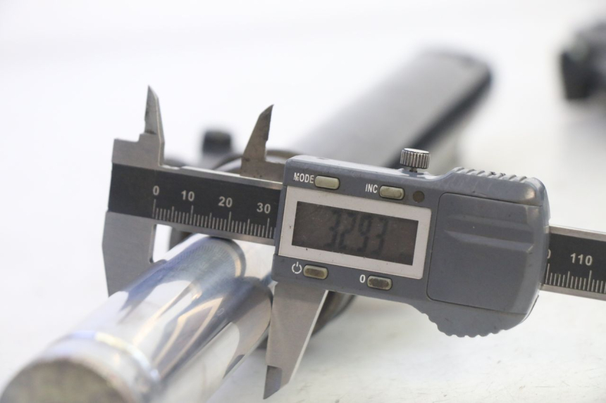 photo de FORKS LEG SYM CROX 4T 50 (2016 - 2023) - Surface and material condition