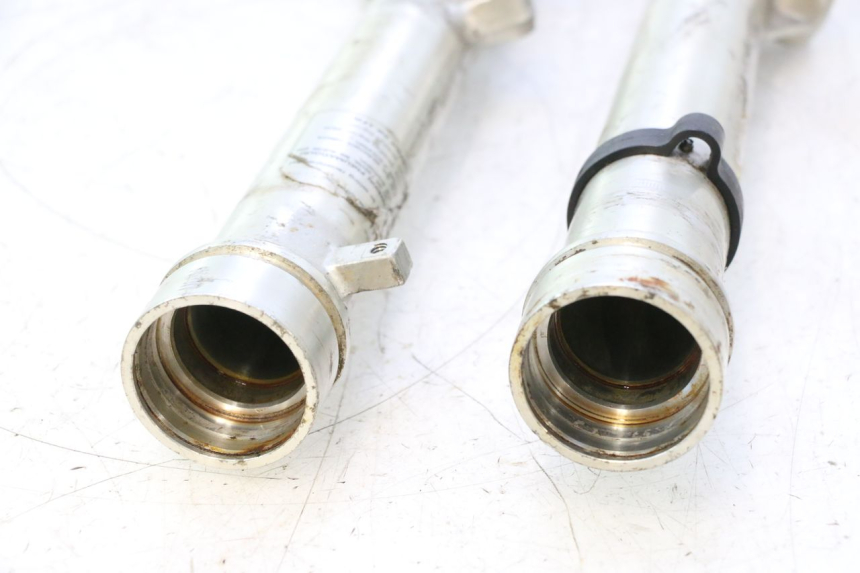 photo de FORKS LEG SUZUKI DR S 600 (1985 - 1989) - Component detail