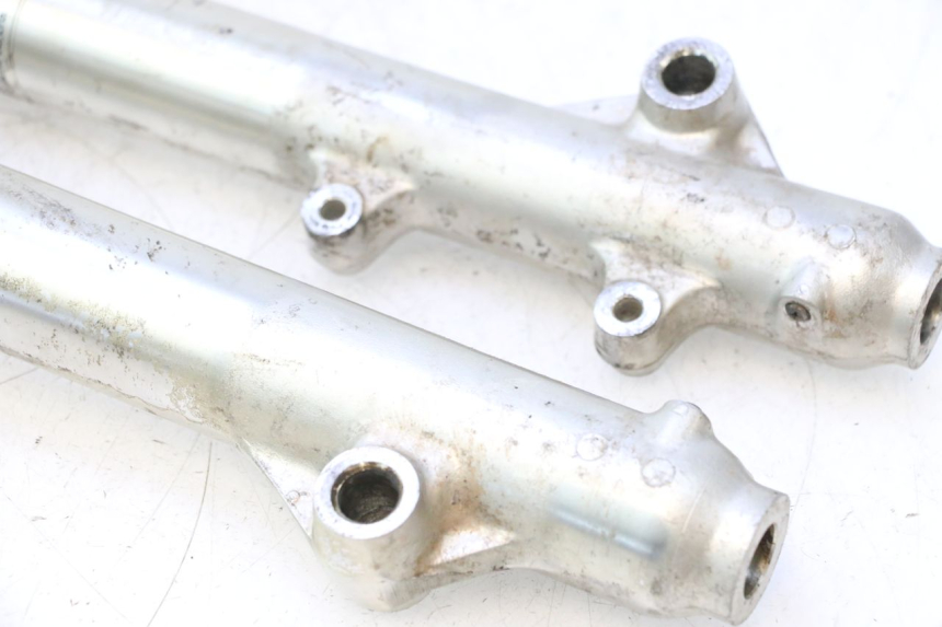 photo de FORKS LEG SUZUKI DR S 600 (1985 - 1989) - Zoom on usage condition