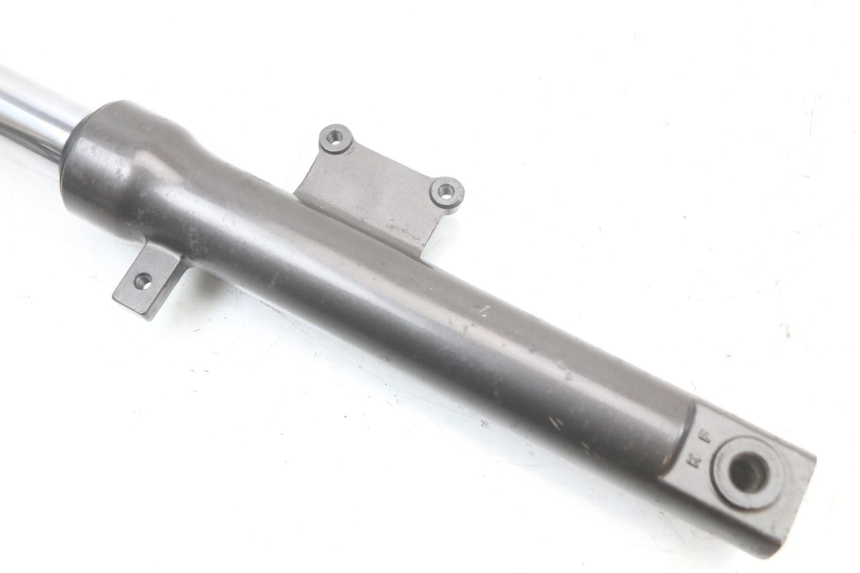 photo de RIGHT FORKS LEG KYMCO AGILITY 4T 50 (2005 - 2018) - Zoom on usage condition