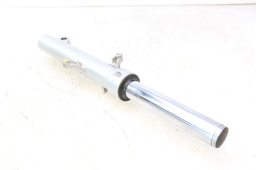 photo de RIGHT FORKS LEG APRILIA ATLANTIC S 125 (2010 - 2013) - Zoom on usage condition