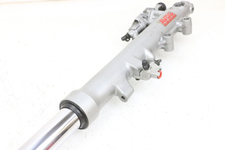 photo de RIGHT FORKS LEG KAWASAKI GPZ RX 1000 (1986 - 1988) - Surface and material condition