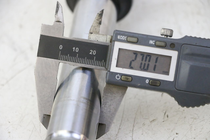 photo de RIGHT FORKS LEG PEUGEOT KISBEE 4T 50 (2018 - 2022) - Component detail