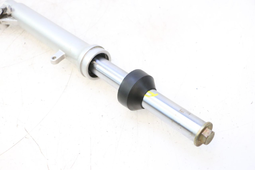 photo de RIGHT FORKS LEG TNT MOTOR ROMA 10' 2T 50 (2011 - 2018) - Surface and material condition