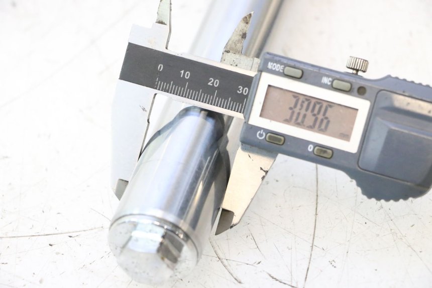 photo de RIGHT FORKS LEG YAMASAKI STREET 50 (2013 - 2018) - Component detail