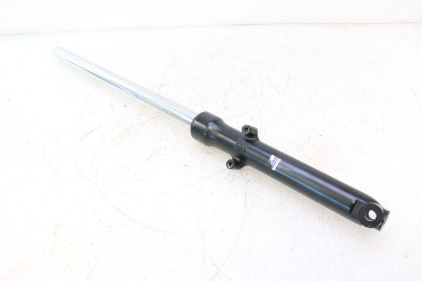 photo de RIGHT FORKS LEG YAMASAKI STREET 50 (2013 - 2018) - Zoom on usage condition
