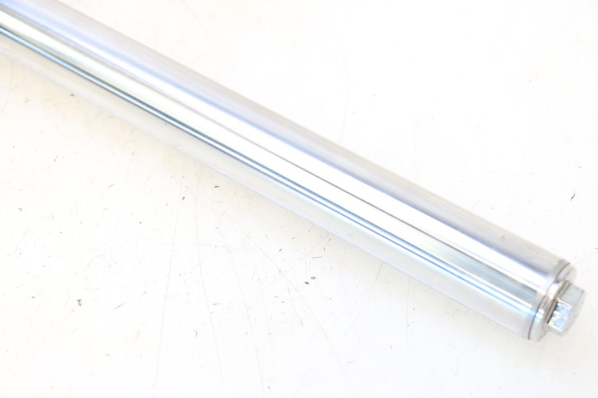 photo de RIGHT FORKS LEG YAMASAKI STREET 50 (2013 - 2018) - Surface and material condition