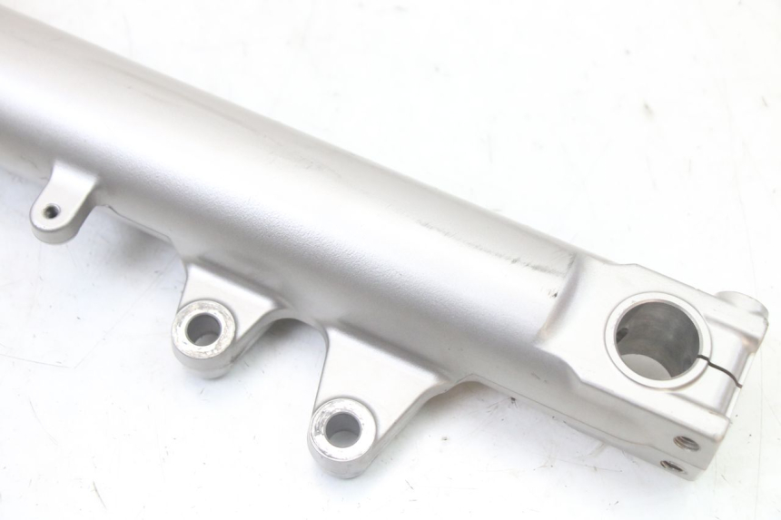photo de RIGHT FORKS LEG SUZUKI GSF S BANDIT 600 (2000 - 2004) - Zoom on usage condition