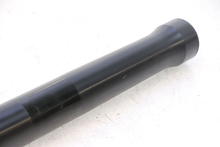 photo de RIGHT FORKS LEG YAMAHA YZF R6 600 (2008 - 2009) - Technical close-up