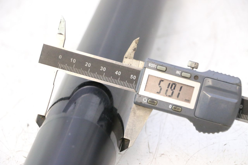 photo de RIGHT FORKS LEG YAMAHA YZF R6 600 (2008 - 2009) - Markings and original references