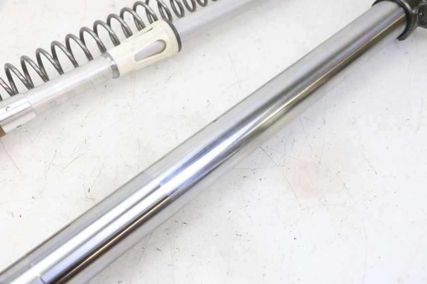 photo de RIGHT FORKS LEG YAMAHA YZF YZ-F 450 (2014 - 2016) - Distinctive features