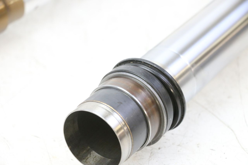 photo de RIGHT FORKS LEG YAMAHA YZF YZ-F 450 (2014 - 2016) - Component zoom