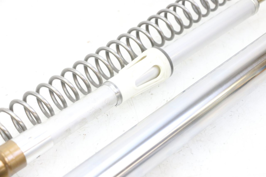 photo de RIGHT FORKS LEG YAMAHA YZF YZ-F 450 (2014 - 2016) - Detailed visual inspection